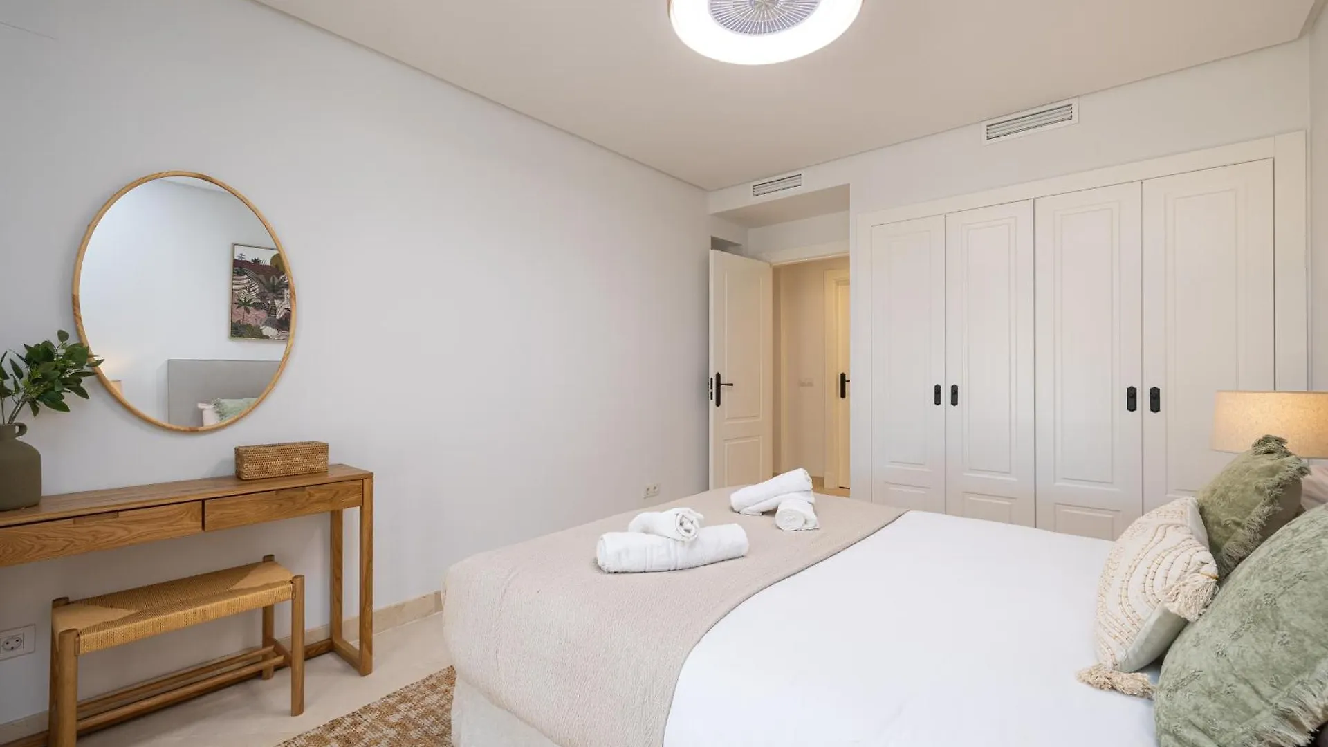 公寓 Luxury Apt Private Patio Aloha Marbella By Aora Stay