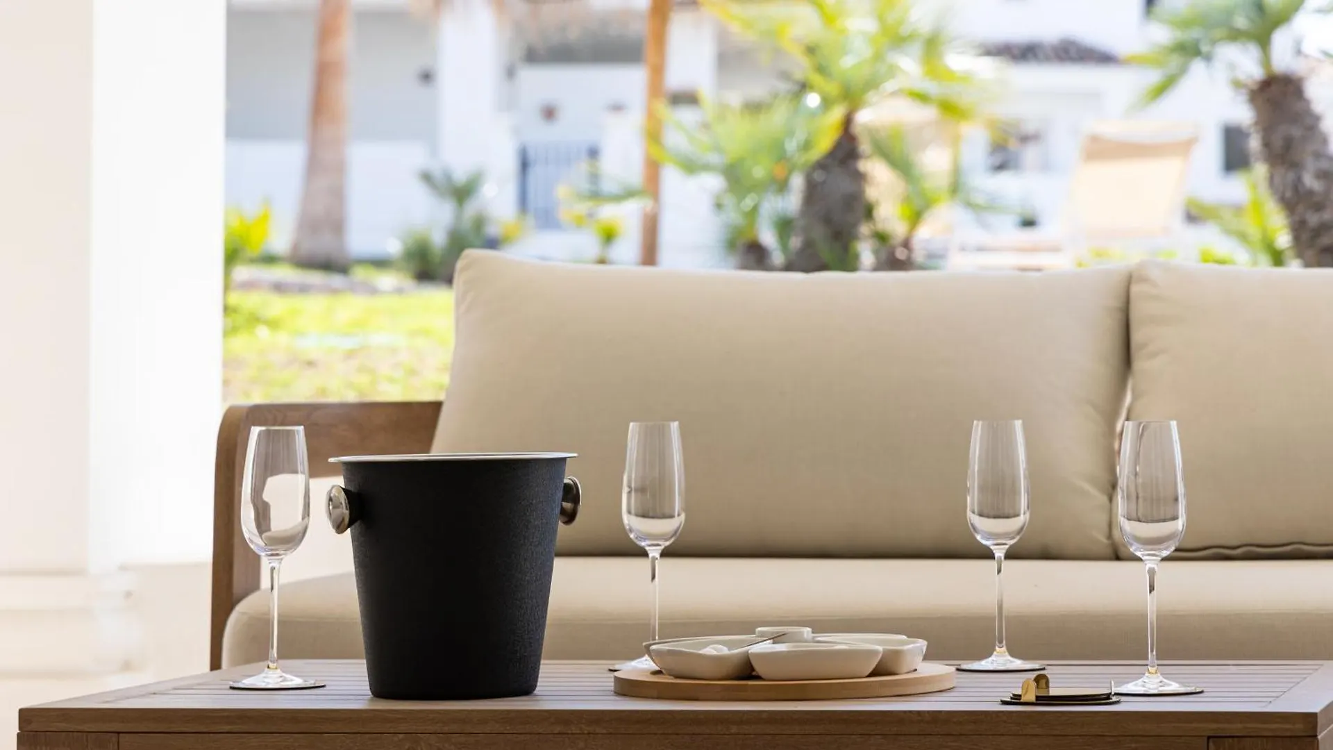 公寓 Luxury Apt Private Patio Aloha Marbella By Aora Stay 西班牙