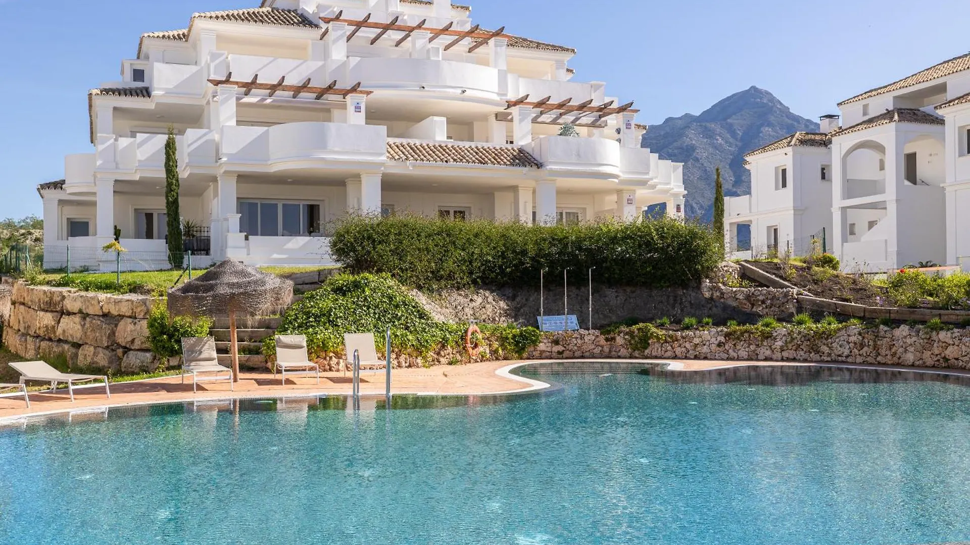 公寓 Luxury Apt Private Patio Aloha Marbella By Aora Stay