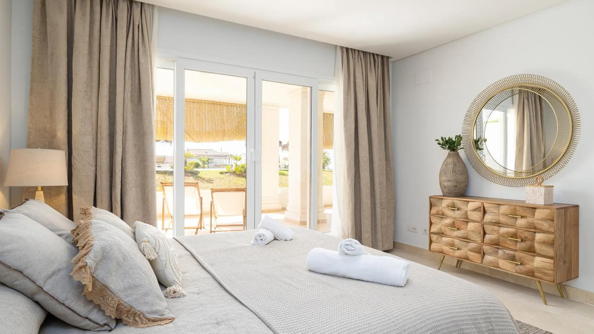 公寓 Luxury Apt Private Patio Aloha Marbella By Aora Stay