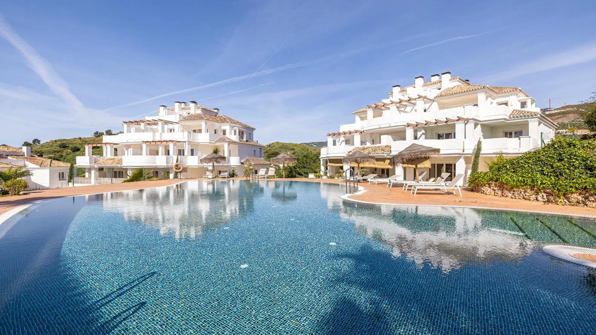 公寓 Luxury Apt Private Patio Aloha Marbella By Aora Stay