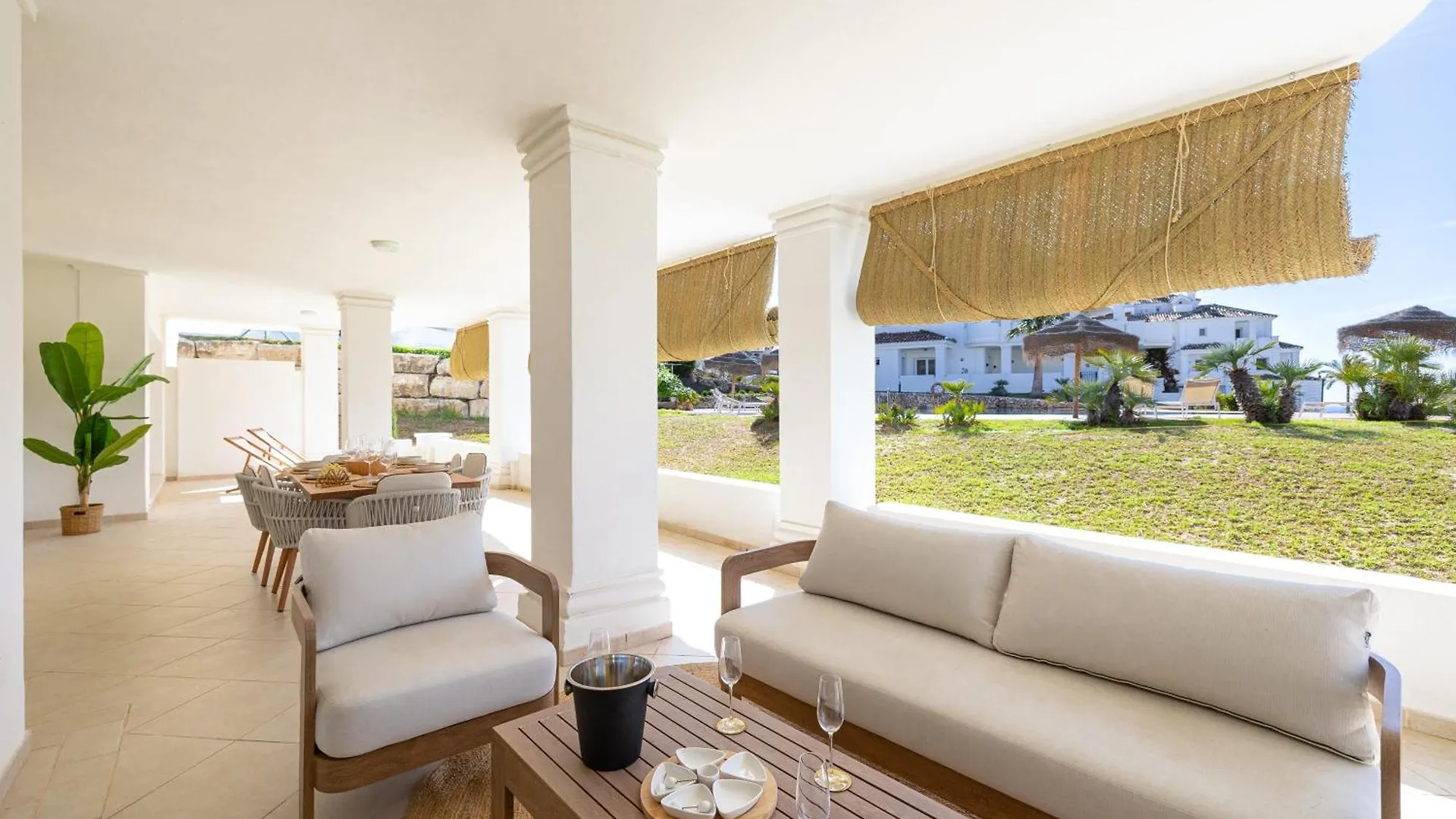 Luxury Apt Private Patio Aloha Marbella By Aora Stay 公寓
