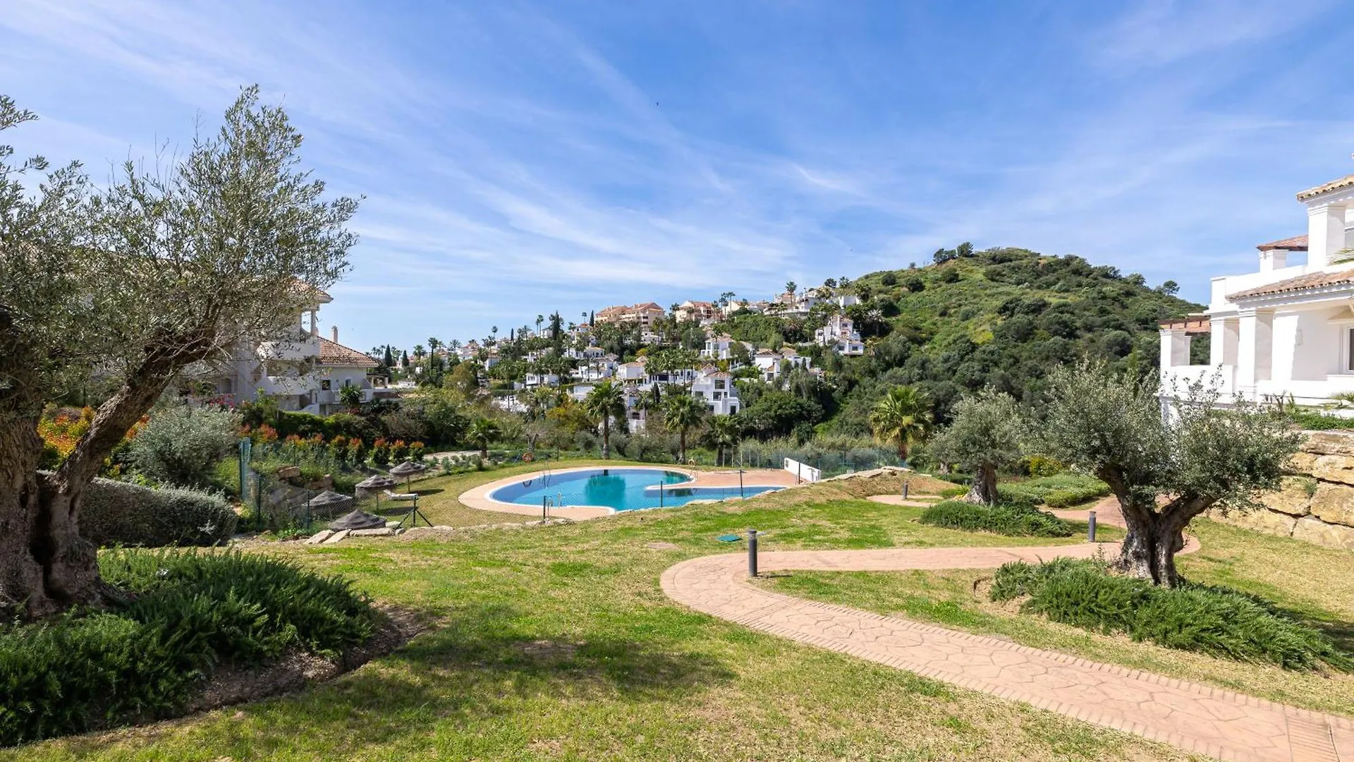 公寓 Luxury Apt Private Patio Aloha Marbella By Aora Stay 西班牙